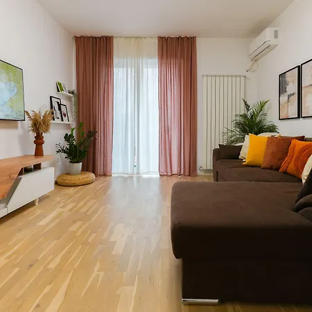 Amalia - Cozy & Quiet Apartment Near Veranda Mall & Obor Market-3